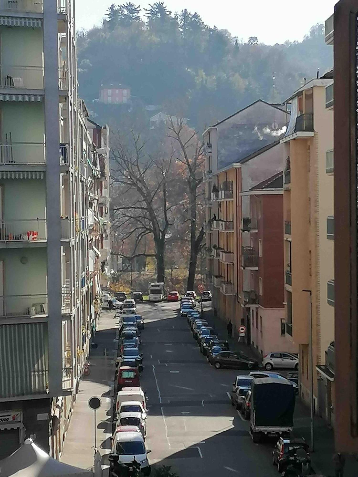Bellissimo, Elegante Vicino Al Po